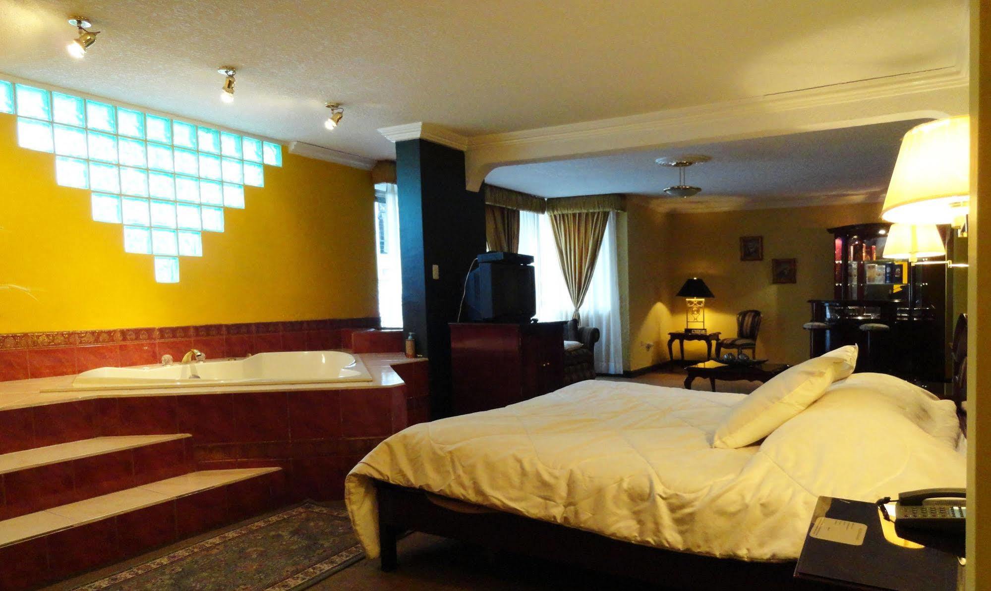 Hotel Suites Gonzalez Suarez Quito Eksteriør billede
